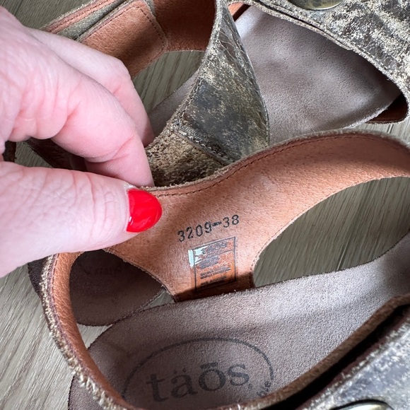 Taos Footwear Brown Sandals with Ankle Straps - Picture 6 of 6